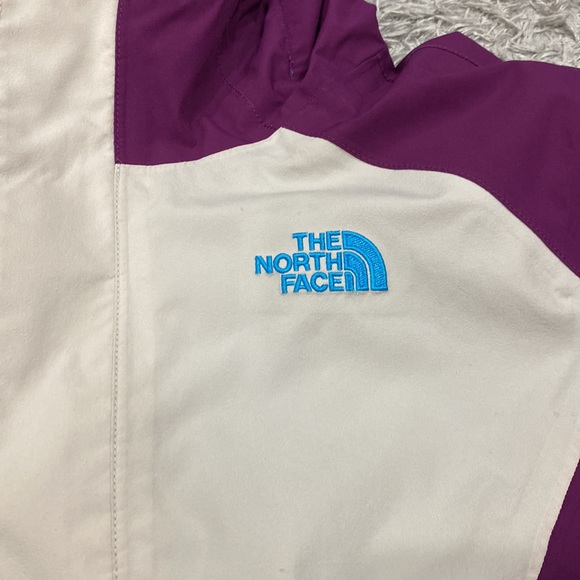 The Northface Girls Ski/Winter Jacket (SIze:18 XL) - Picture 6 of 15